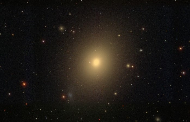 La galaxie elliptique M 49